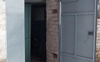 стальная дверь в подъезд с боковой вставкой, кодовый замок МЕТТЭМ